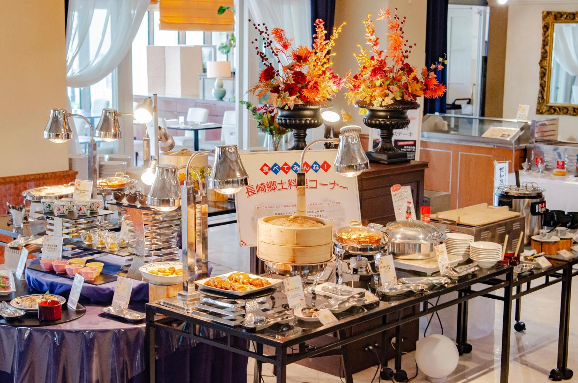 Hotel Den Haag Huis Ten Bosch Σασέμπο Εξωτερικό φωτογραφία A buffet at a hotel