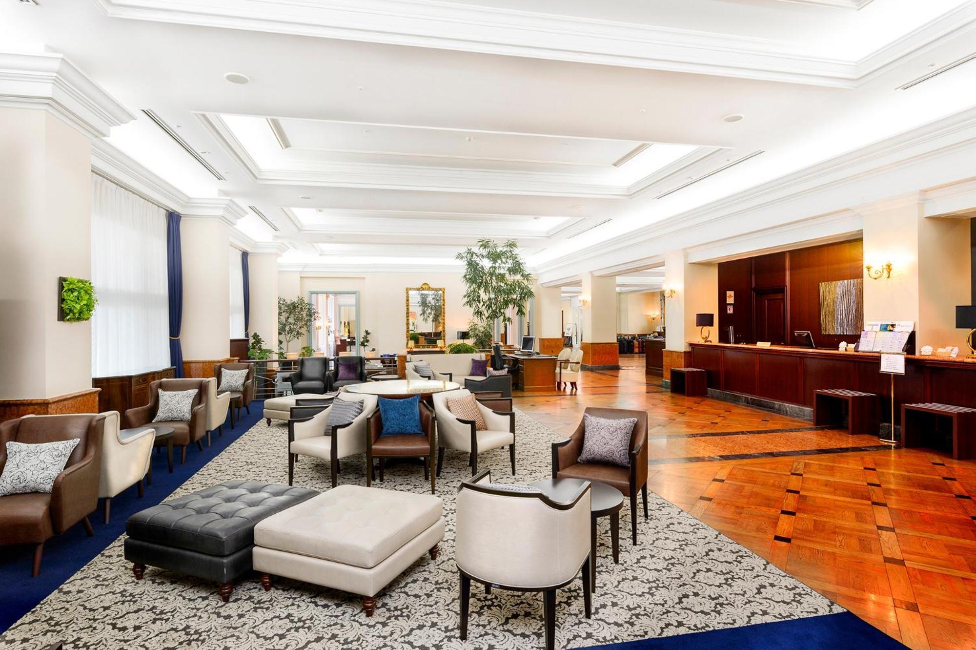 Hotel Den Haag Huis Ten Bosch Σασέμπο Εξωτερικό φωτογραφία The lobby of the hotel