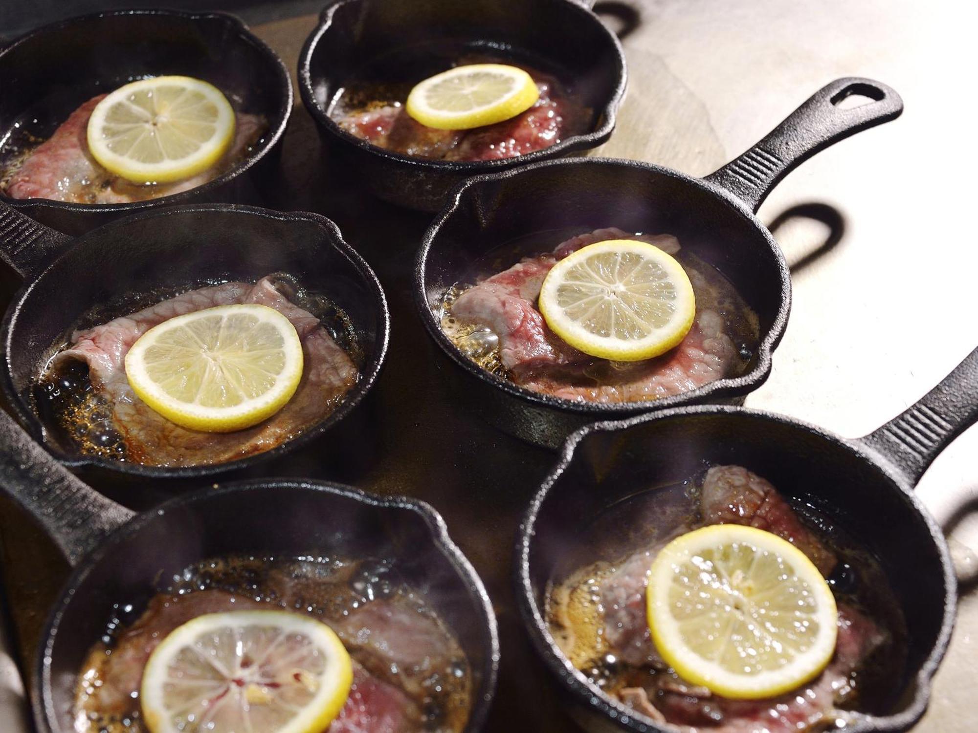 Hotel Den Haag Huis Ten Bosch Σασέμπο Εξωτερικό φωτογραφία A pan of lemon sole