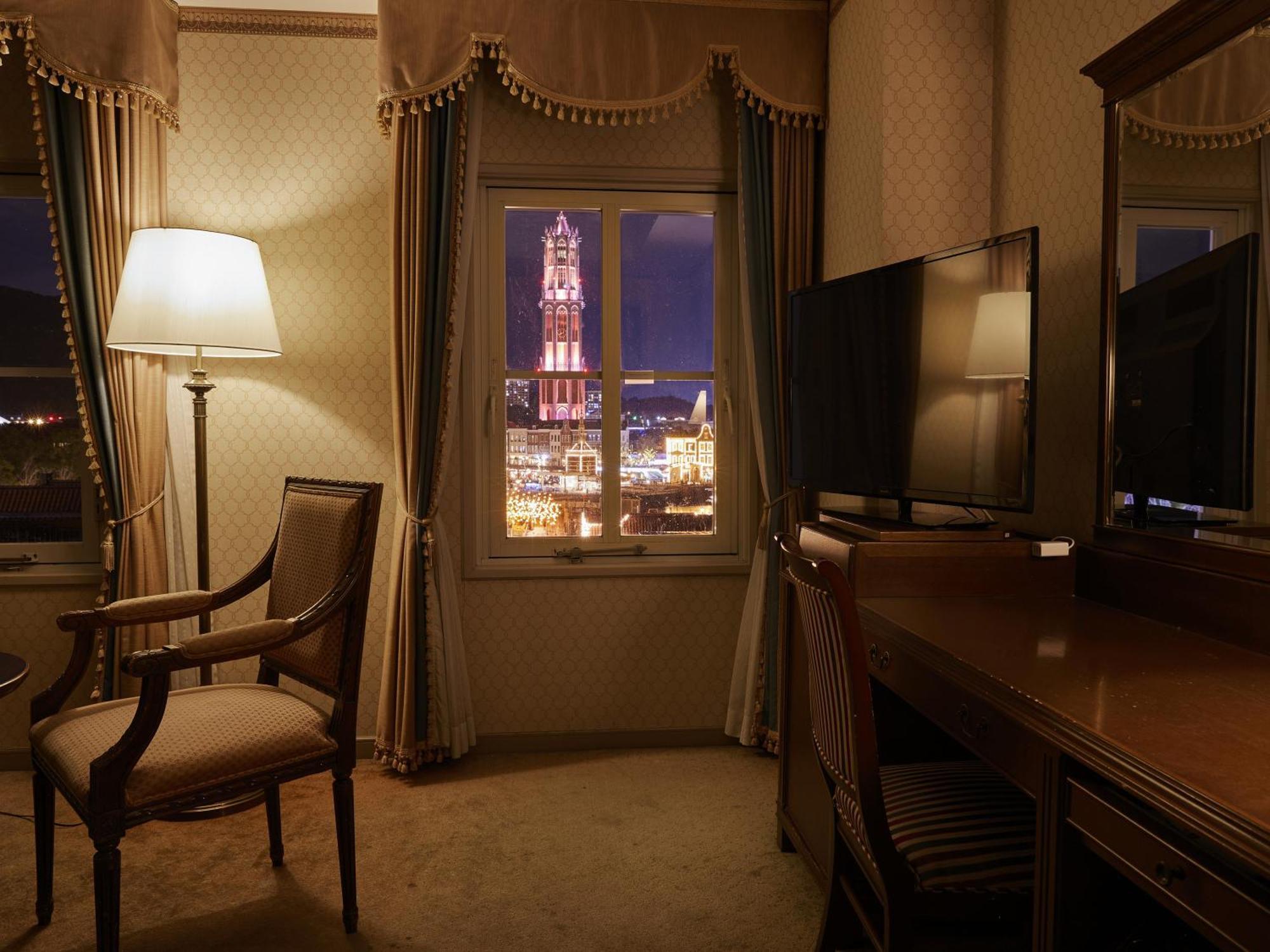Hotel Den Haag Huis Ten Bosch Σασέμπο Εξωτερικό φωτογραφία A room at the Four Seasons Hotel